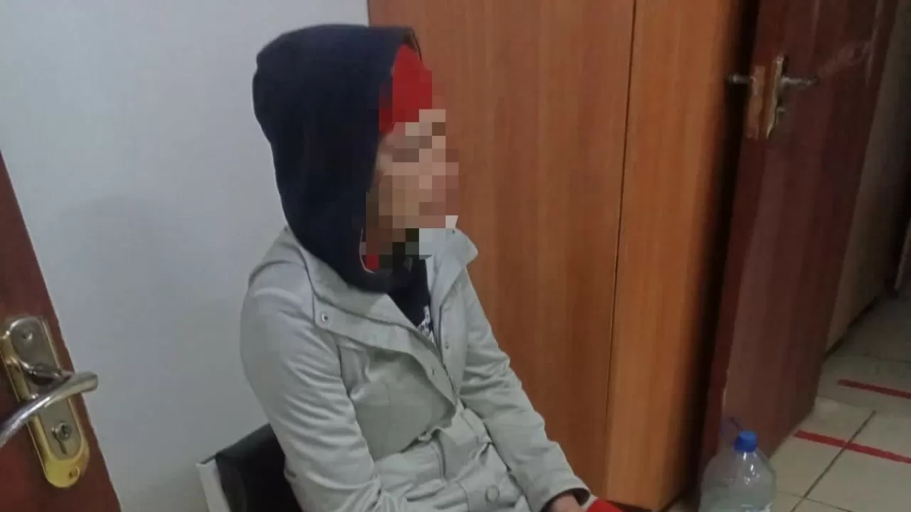 В Актобе полицейские нашли женщину, оставившую ребенка в чайхане
