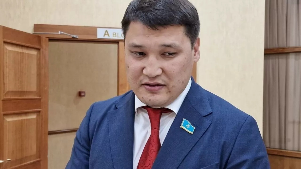 Руслан Берденов: 700 мыңнан астам оқушы құмар ойынға бәс тіккен
