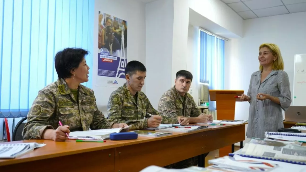 Қазақстандық бітімгерлер француз тілін үйренеді