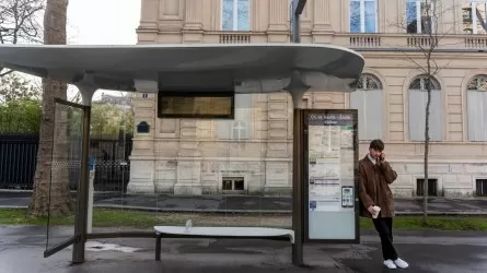 В Астане перенесли автобусную остановку