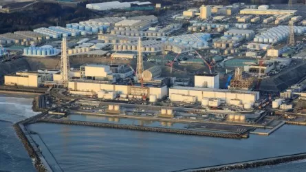 Жапония «Фукусима-1» АЭС-нен судың екінші партиясын шығара бастады