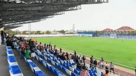Обновленный футбольный стадион открыли в Туркестане 