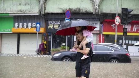 Тайфун "Коину" движется к материковому Китаю