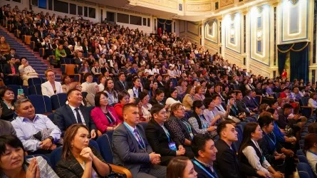 Еліміздің барлық өңірінен ұстаздар педагогтер съезіне қатысу үшін елордаға келді