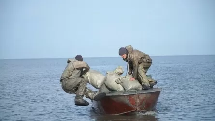 Спасатели в ВКО сделали предупреждение рыбакам
