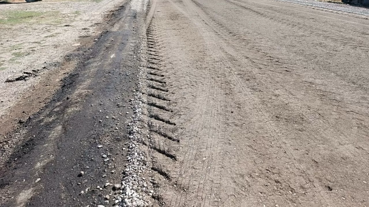 Жамбыл өңірінде салынып бітпеген жол бүлініп жатыр