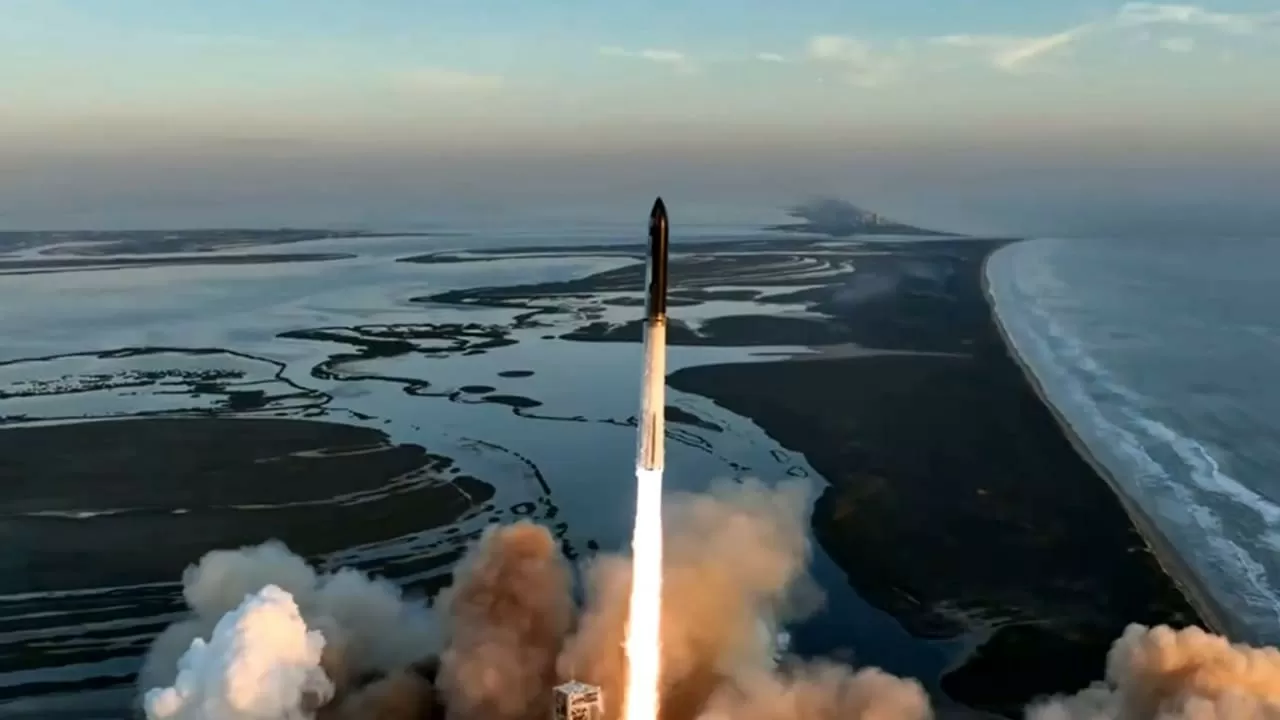 SpaceX вывела сверхтяжелый Starship в космос