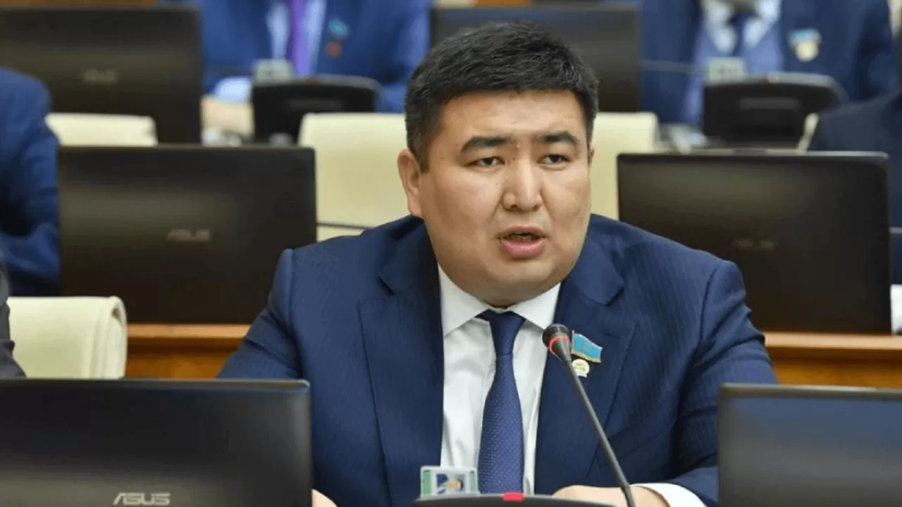 "Бұл мәселені шеше алмаймыз": Депутат баспана кезегіндегі тұрмысы төмен азаматтардың жайын айтты 