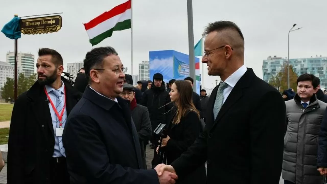 Улица имени венгерского поэта Шандора Петефи появилась в Астане 