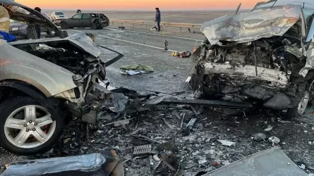 Три человека погибли в страшной аварии в Актюбинской области 