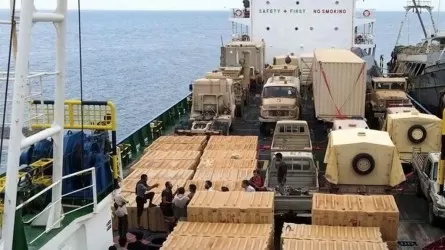 В Аденском заливе хуситы захватили израильское грузовое судно