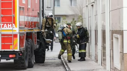  Алматыда жиһаз қоймасы өртеніп жатыр