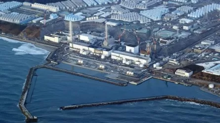 С АЭС "Фукусима-1" в Японии начали сброс третьей партии воды