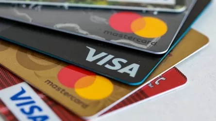 В РК внесли изменения в правила выпуска платежных карточек