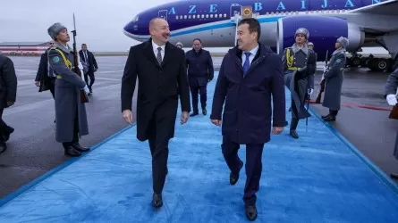 В Астану прилетел президент Азербайджана Ильхам Алиев 
