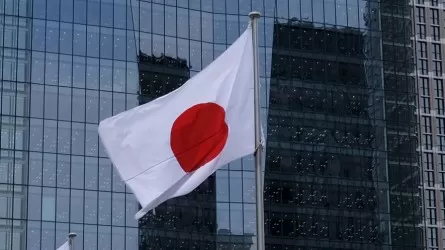 Рейтинг правительства Японии упал до рекордной отметки