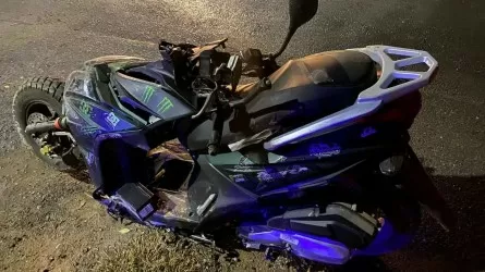 16-летний водитель скутера скончался после ДТП на месте происшествия в Шымкенте 