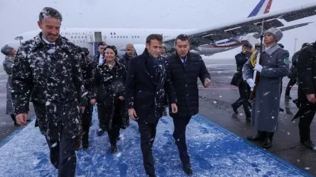 В Казахстан с официальным визитом прибыл президент Франции