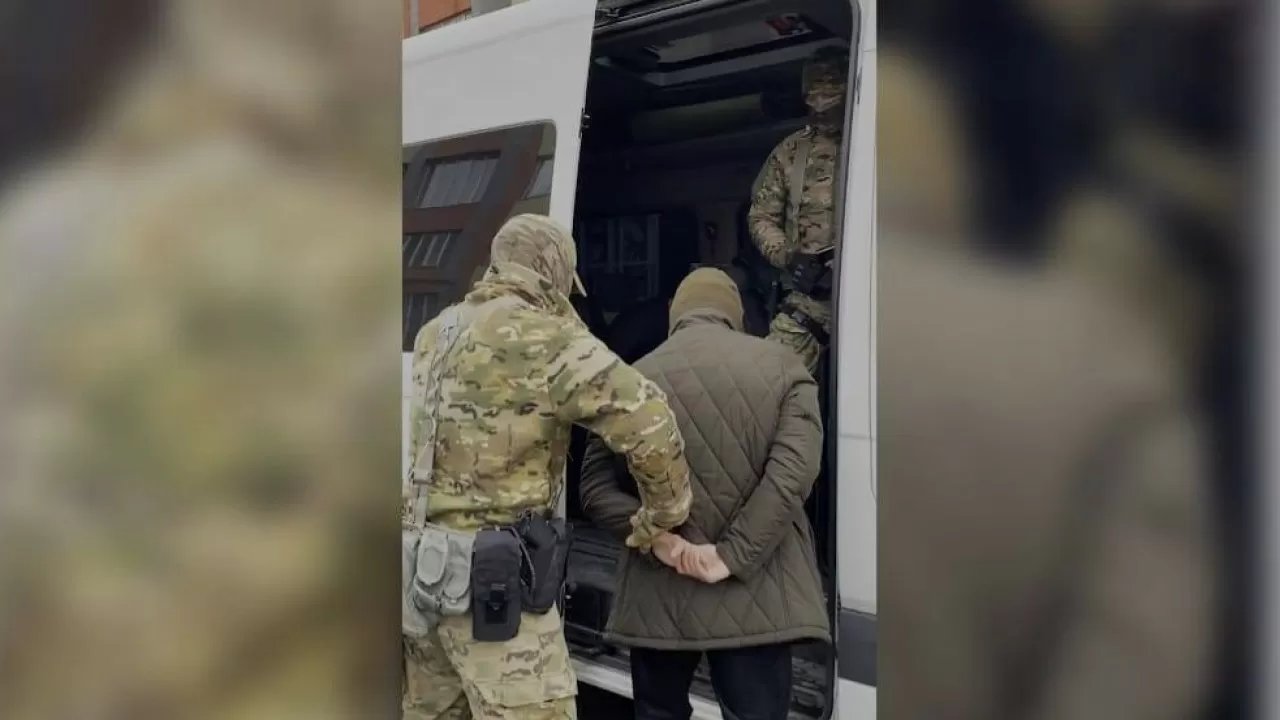 Арнайы операция: Үш өңірде бопсалаушылар тобы ұсталды