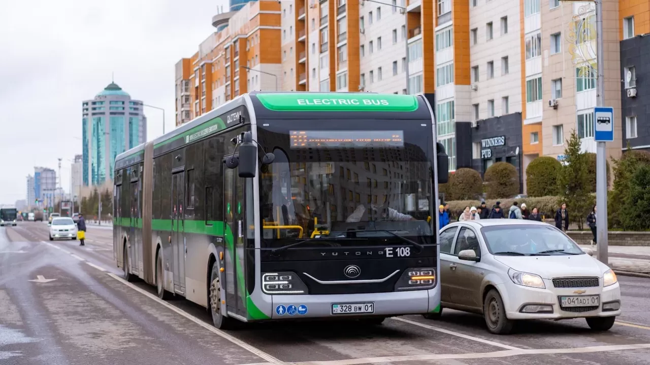 В Астане в будни увеличат количество пригородных автобусов на нескольких маршрутах