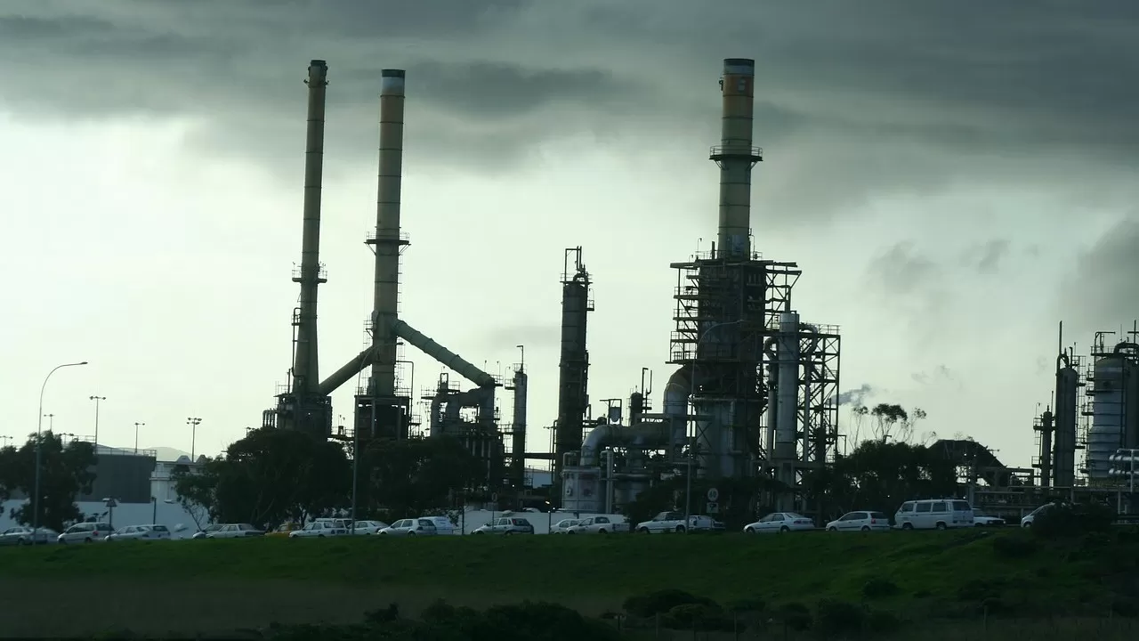 В РК просела нефтепереработка