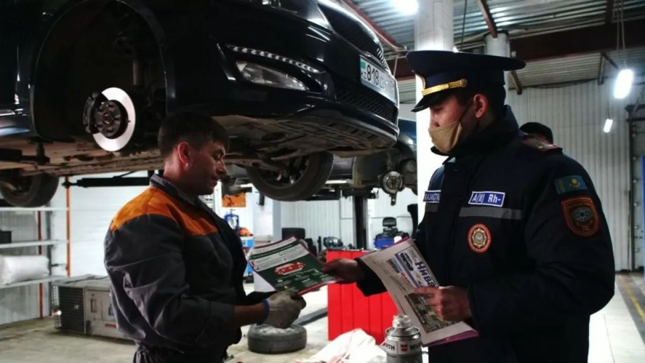 Спасатели в Астане сообщили, как можно предотвратить возгорание в автомобиле