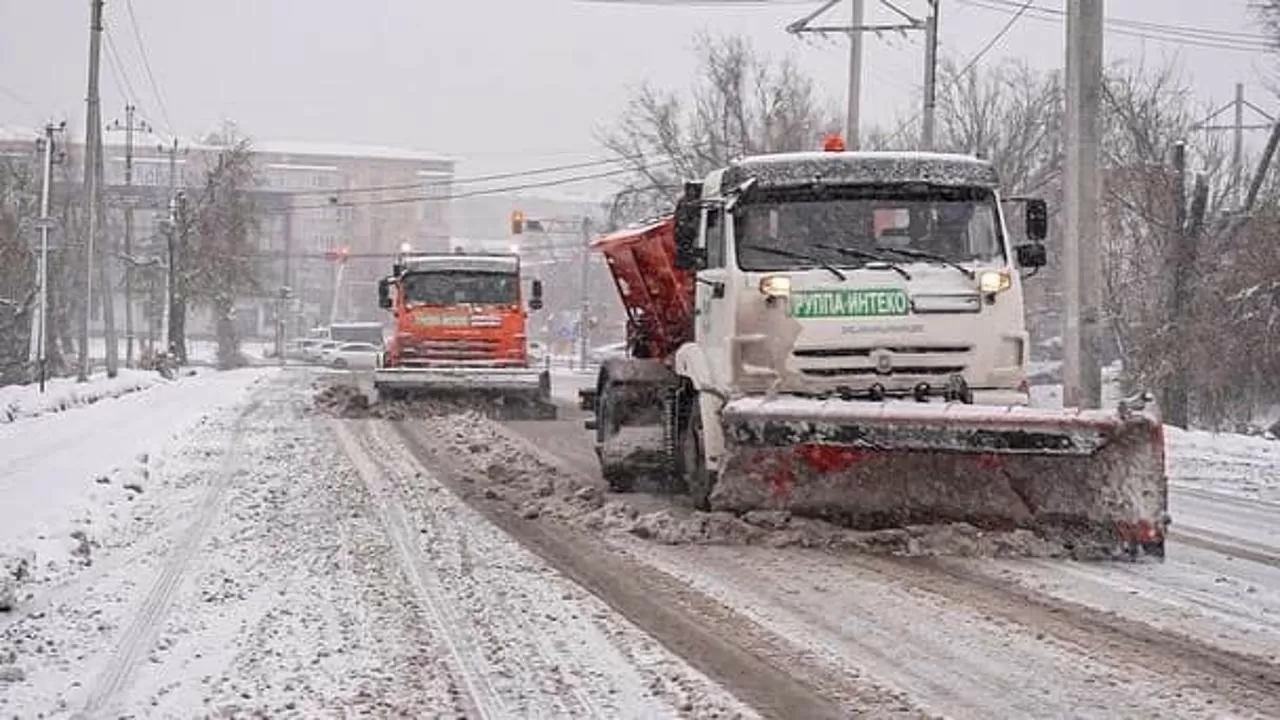 Шымкент көшелерін қардан тазалау жұмыстарына 155 арнайы техника жұмылдырылды