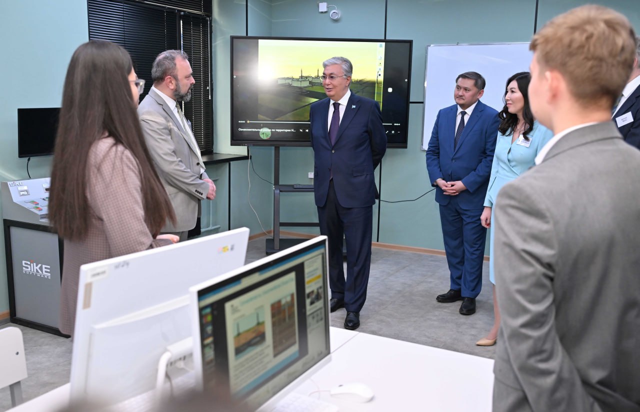 Тоқаев Heriot-Watt университетінің Ақтөбе қаласындағы филиалын аралап көрді