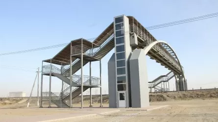 Кызылординцы не спешат переходить железную дорогу по мосту стоимостью 320 млн тенге 