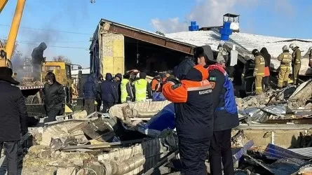 Троих человек вытащили из-под завалов на месте взрыва в Костанае