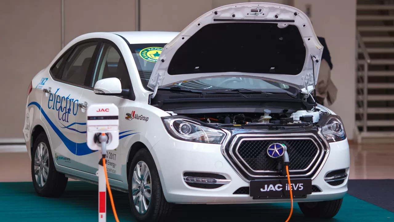 Алматыда электр көліктері үшін 150 қуаттау құрылғысы орнатылады