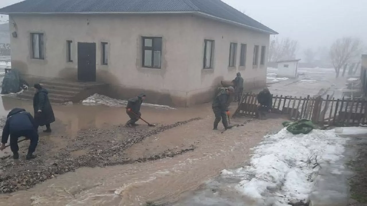 Түркістанда бірқатар елдімекеннің аулалары мен көшелерін су басты