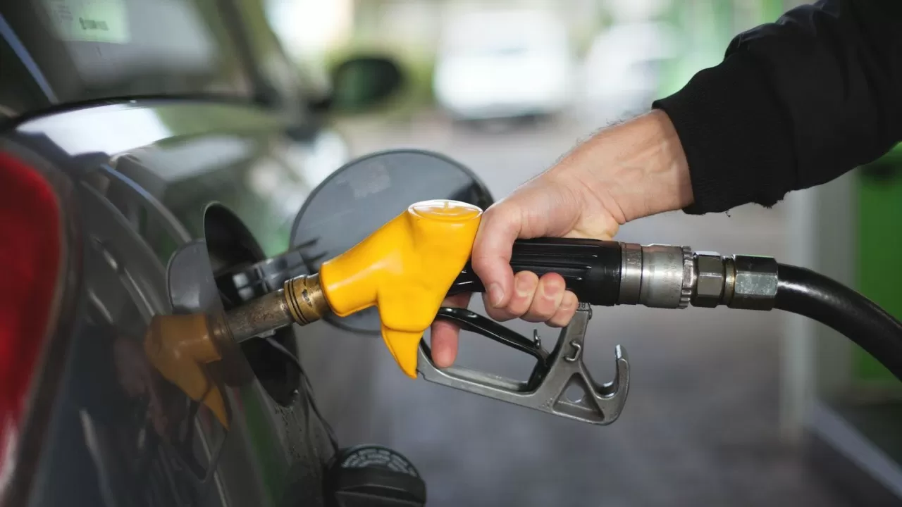 На 8,8% снизились в Казахстане цены на бензин