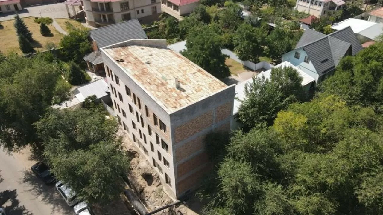 Алматыда әкімшілік орталық сот шешімімен бұзылатын болды