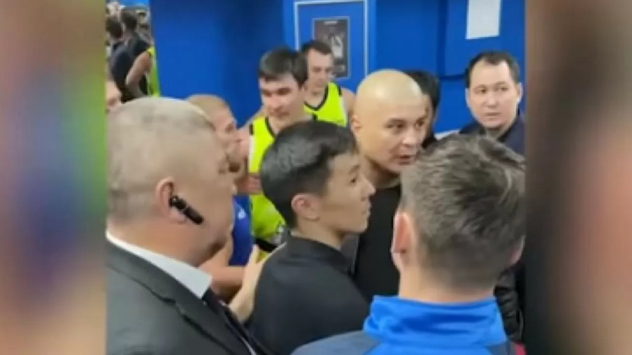 Серік Сәпиев Алматыда өткен спорттық бәсекеде қарсыласымен төбелесе жаздады