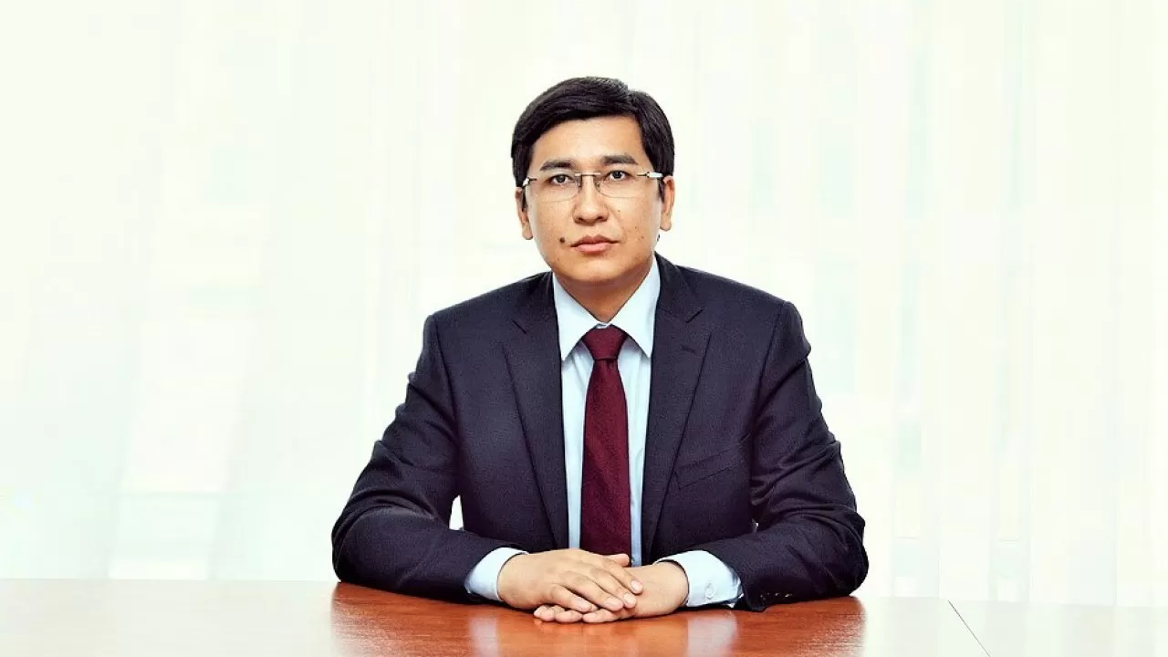 Асхат Аймағамбетов М.Нәрікбаев атындағы КАЗГЮУ Университетіне оқытушы ретінде қабылданды