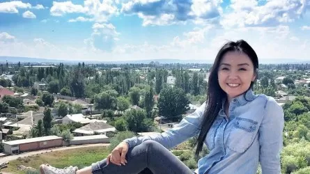 Cот шешімі: Танымал блогер ұлының көзіне ота жасаған дәрігерге айыппұл төлейді