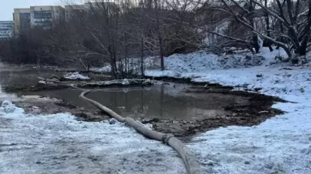 В акимате Семея пообещали восстановить пострадавшие из-за коммунальной аварии дворы