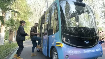 Беспилотные автобусы появились на дорогах Китая 
