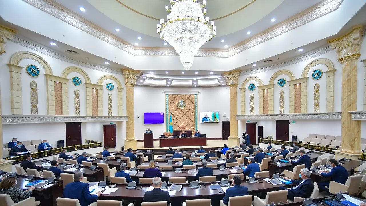 Сенаторлар шикізаттық емес тауарлардың экспортын ұлғайтуға бағытталған заңды қабылдады
