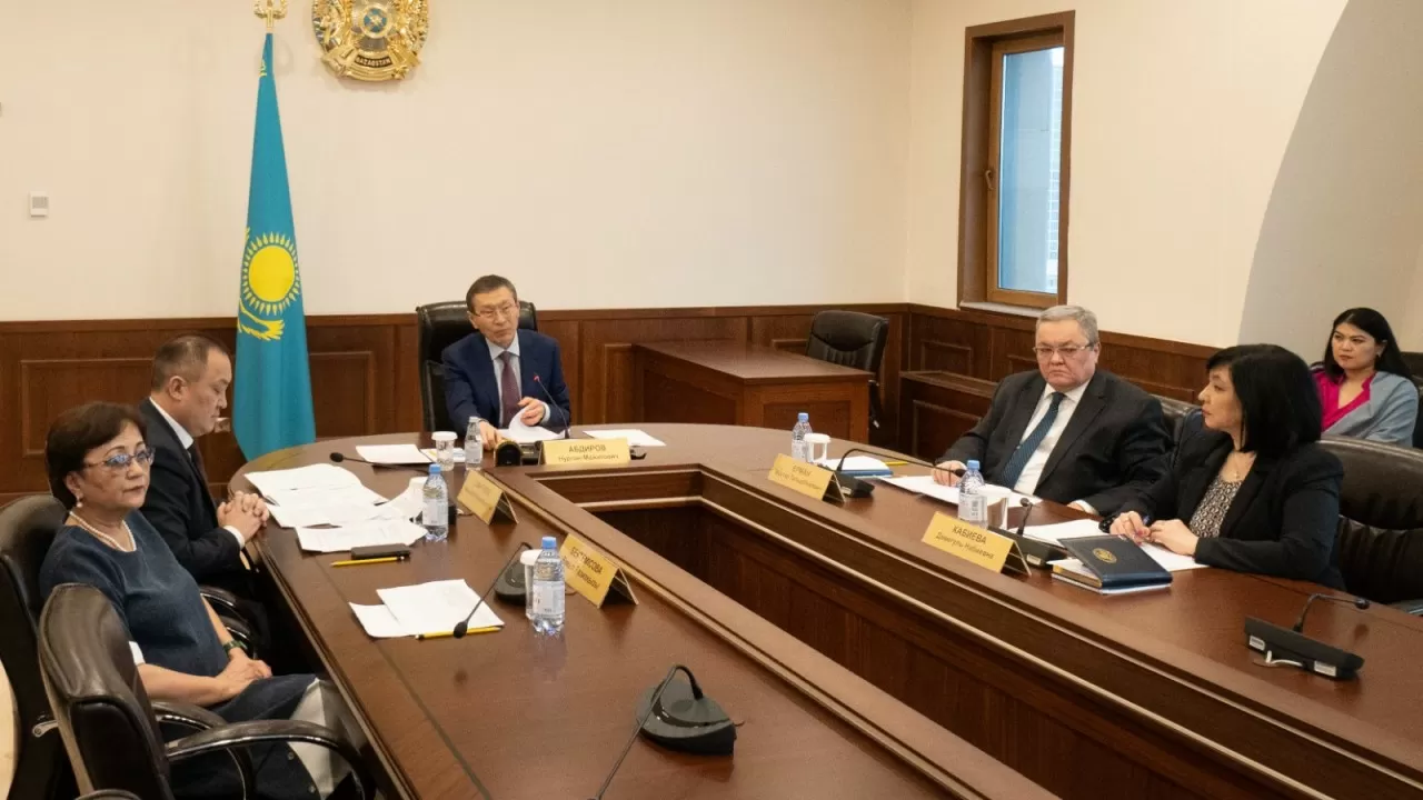 Мәжіліс сайлауы: Нұрлан Әбдіров ТМД ПАА байқаушылар тобымен кездесті