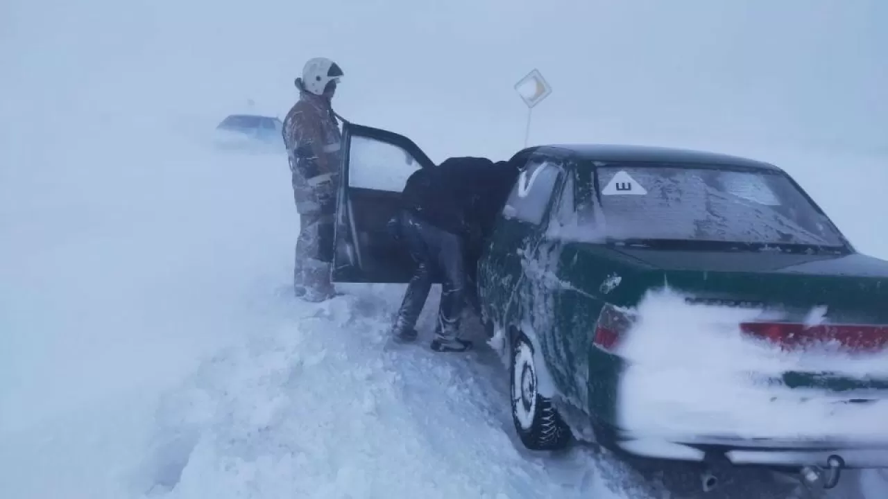 24 человека эвакуировано с трасс в Костанайской области