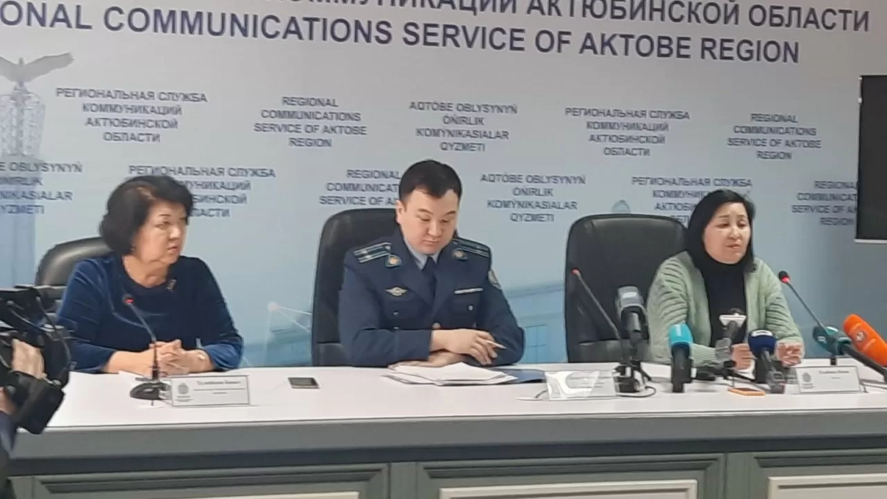 "Есіктің алдында боламыз": аударылған көлікте болған оқушылар Шалқардан Ақтөбеге жеткізілді