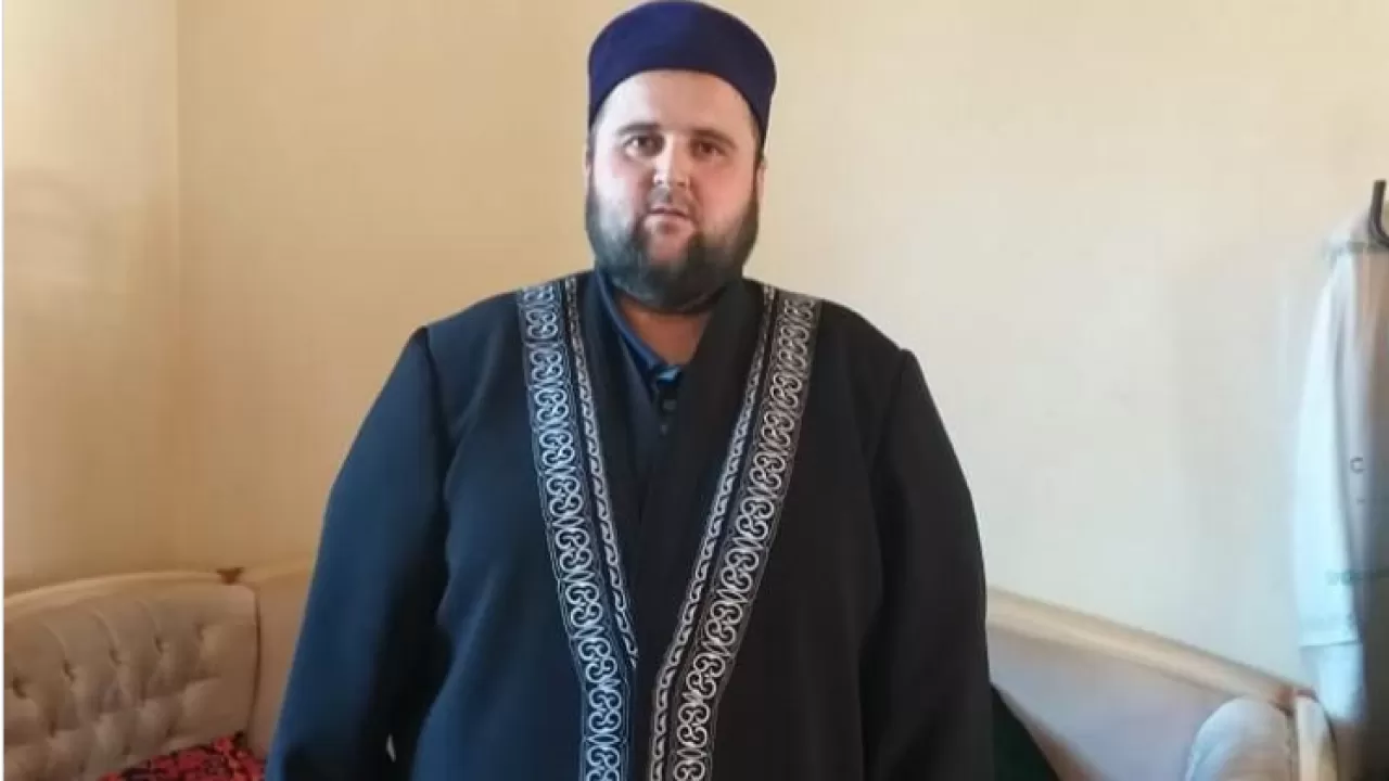 Бірнеше жерден пышақталған елордалық мешіт қызметкері ауруханадан шықты