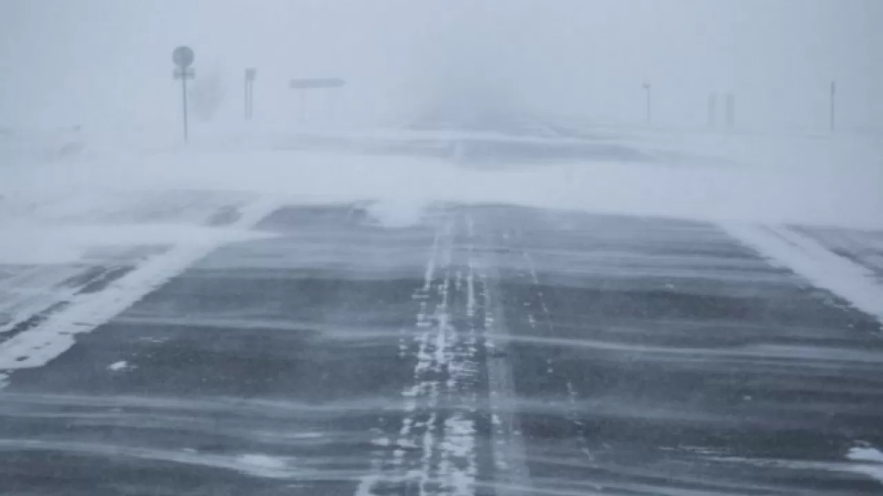 Үш облыста ауа райына байланысты жол жабылды