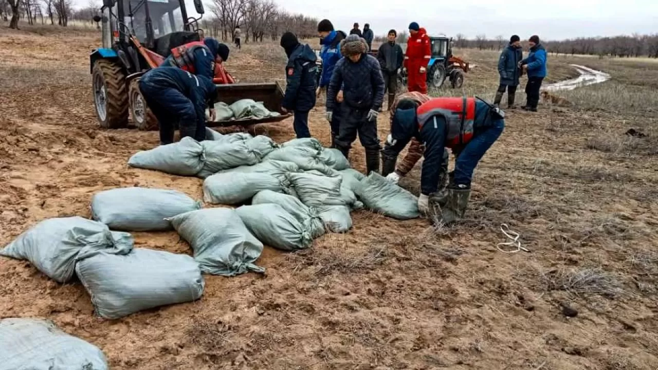 Паводок в ЗКО: более 75 тысяч кубометров воды откачано за сутки