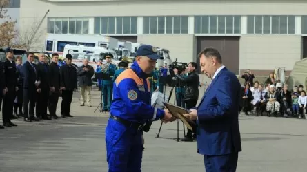 В Алматы наградили спасателей после ликвидации землетрясения в Турции