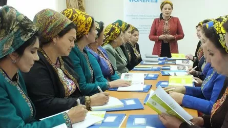 Зарплата женщин Центральной Азии ниже, чем в среднем по миру