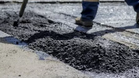 В Актау начнут ямочный ремонт дорог 