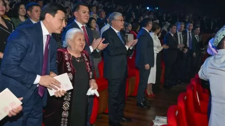 Президент РК посетил концерт, который посвятили творчеству Шамши Калдаякова